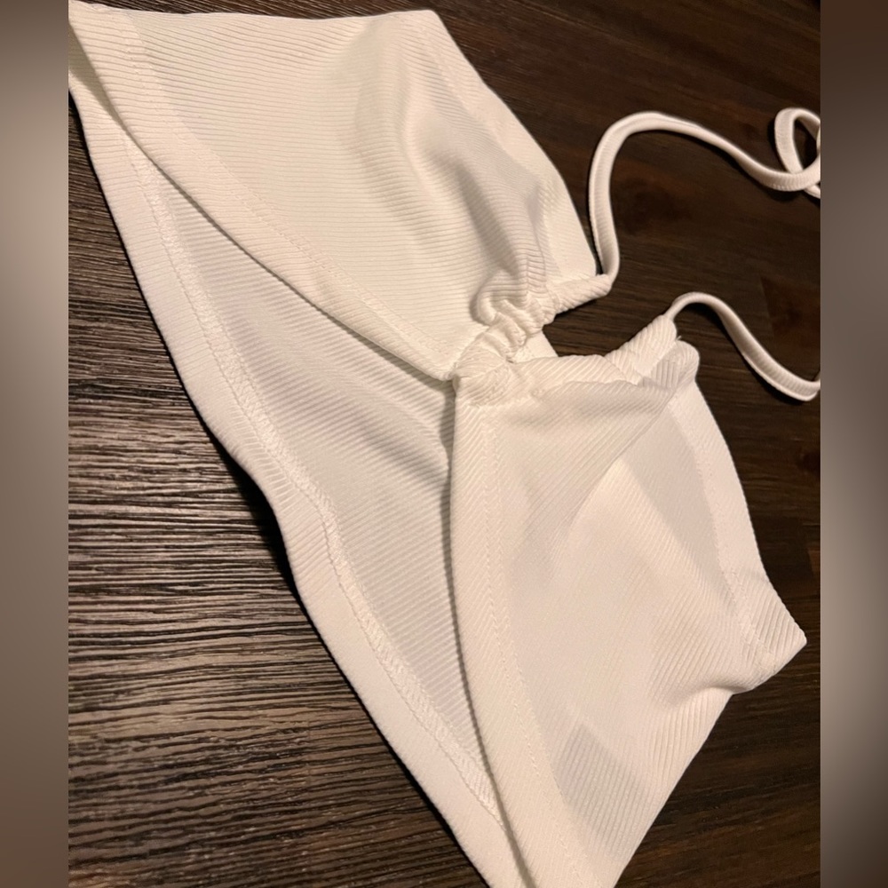 Crop/Bra Top - Picture 2 of 5